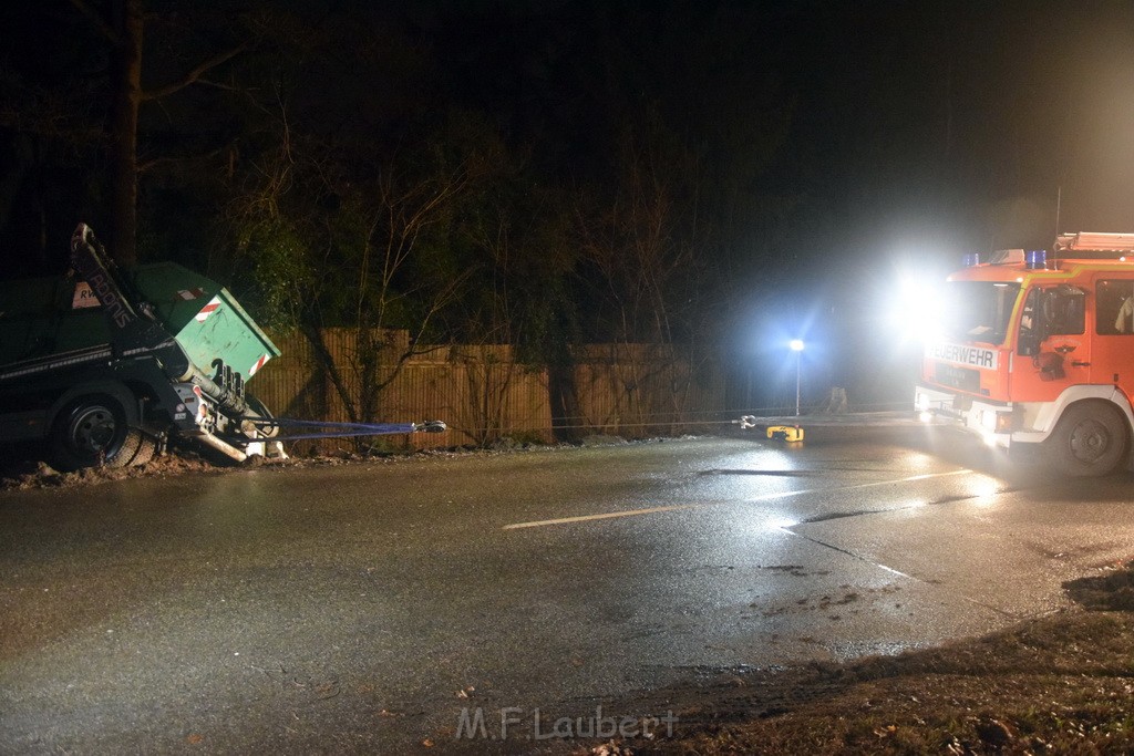 Container LKW umgestuerzt Koeln Brueck Bruecker- Dellbruecker Mauspfad P270.JPG - Miklos Laubert